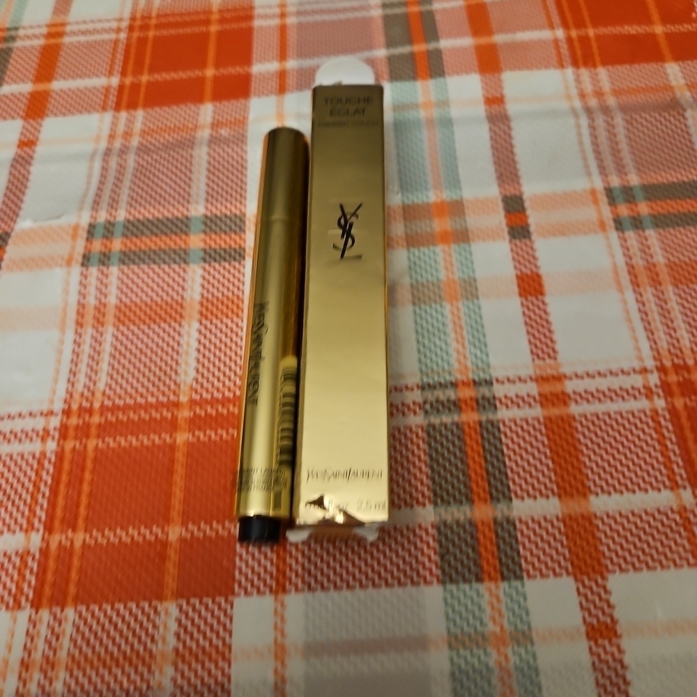 Yves Saint Laurent Touche Éclat Radiant Touch Concealer - Gold